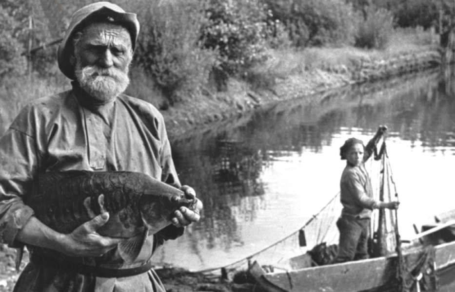 Подробнее о статье Как раньше рыбачили? Из чего делали снасти? История рыболовства.